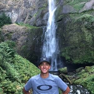 Meet your Posher, Davis